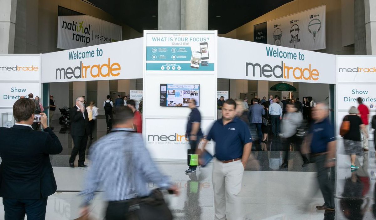 D9R9T4_WsAIZ7oB.jpg-medium